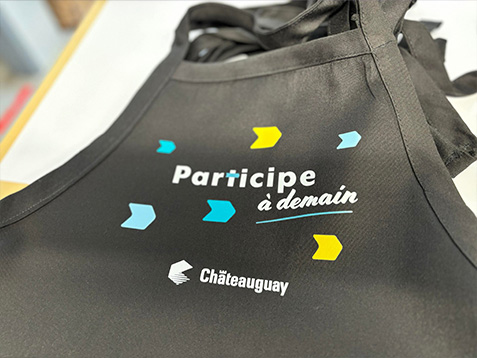 Découpe de vinyle de lettrage réfléchissant sur tablier Châteauguay